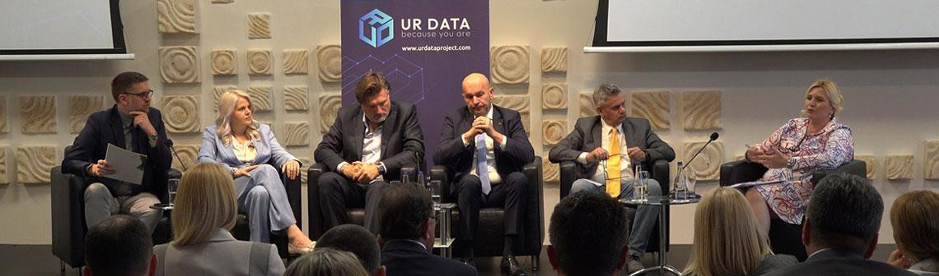 UR DATA panel - CITYSCAPES OF OPPORTUNITY: PAMETNE STRATEGIJE ZA POSLOVNU PRIVLAČNOST NA BALKANU