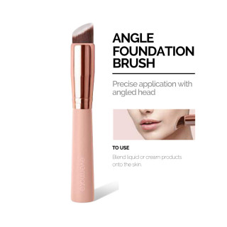 EM ANGLE FOUNDATION BRUSH 